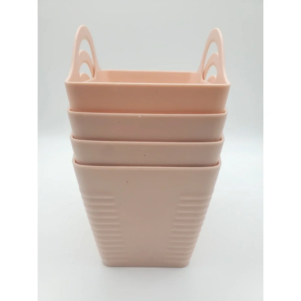 Cute set of containers